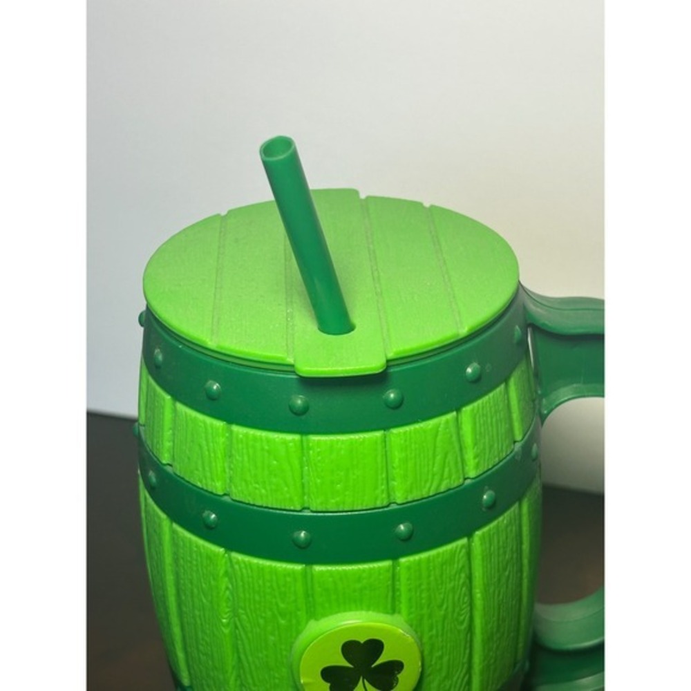 St Patricks Day Green Barrel Mug Set of 2 Plastic Shamrock Beer Stein with Straw - Picture 12 of 14